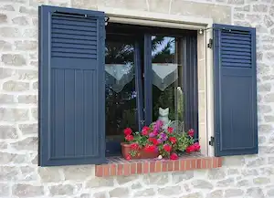 volet battants en aluminium bleu